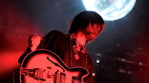 Les Membres Du Brian Jonestown Massacre En Viennent Aux Mains Sur Sc Ne