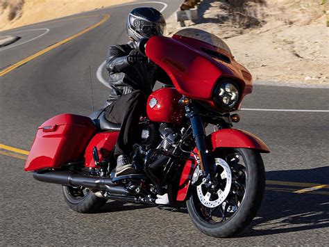 Compare Models Harley Davidson Street Glide Special Vs