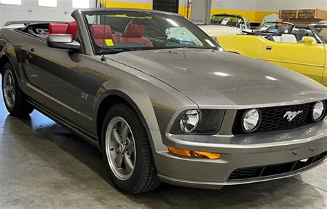 2005 Ford Mustang GT Premium Convertible VIN: 1ZVHT85H555236738 ...