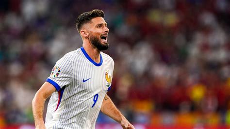 Tr Ume Erf Llt Giroud Tritt Aus Der Nationalelf Zur Ck Kicker