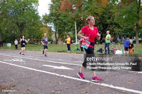 Twin Cities Marathon Photos and Premium High Res Pictures - Getty Images