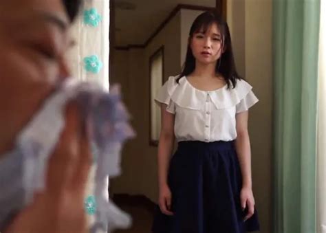 Con gái phát hiện bố dượng biến thái ngửi đồ lót của mình Sex Hay SexTop1 page