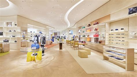 louis vuitton dubai mall fashion avenue