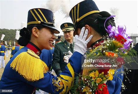 Graduation Tears Photos Et Images De Collection Getty Images