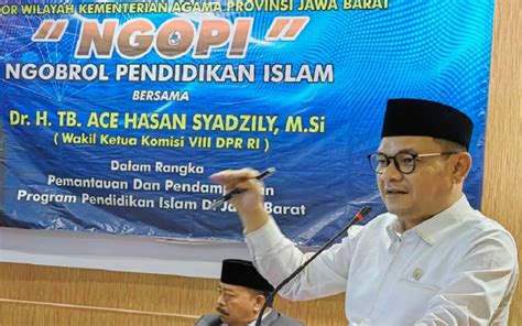 Momen Wakil Ketua Komisi VIII DPR Didaulat Ratusan Guru PAI Di Bandung