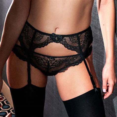 Porte Jarretelles Lingerie Sexy Disponible Sur Lemon Curve