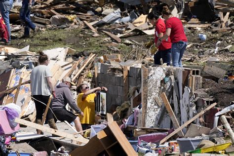 5 Dead And At Least 35 Hurt As Tornadoes Ripped Through Iowa Officials Say Wtop News