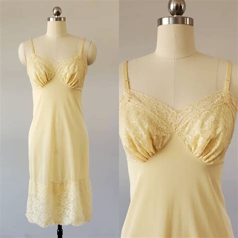 S Vanity Fair Slip Full Lace Cups S Loungewear S Lingerie Women S Vintage Size Small