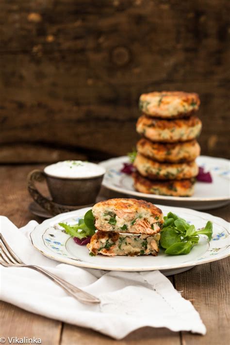 Salmon Cakes With Chive And Garlic Sauce Vikalinka