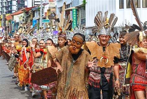 Floats Featuring Beauty Queens And Bujang Berani To Highlight Gawai