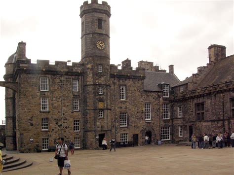 File:Edinburgh-Castle.jpg - Wikipedia