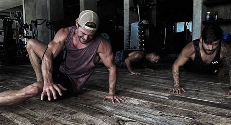 Chris Hemsworth's Latest Workouts Will Torch Your Triceps