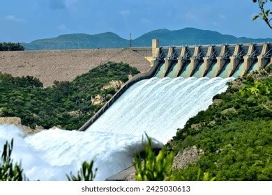 Tarbela Dam Beauty Water Stock Photo 2425030613 | Shutterstock