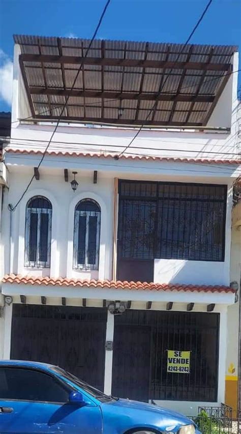 Se vende casa de 3 niveles ubicación centrica Guatechivas