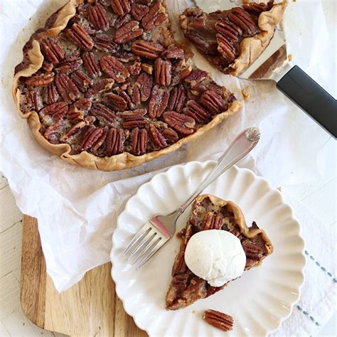 Crockpot Pecan Pie With A Perfectly Cooked Crust Slow Cooked Eats