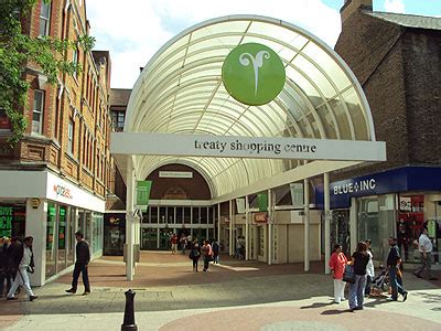 Hounslow Photo Gallery - A view of the Treaty Shopping Centre in ...