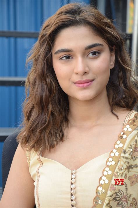 Actress Saiee Manjrekar Glam Stills From Major Movie Interview - Social