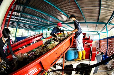 Bandung Luncurkan Wisata Edukasi Baca Sajak Transformasi Sampah