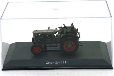 Model Zetor 25 Zelený Zbozicz