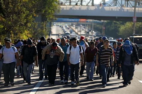 Migrantes Salvadore Os Al Encuentro De Caravana Rumbo A Eeuu