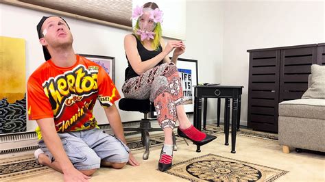 Hot Woman Feeds Weird Guy Xhamster