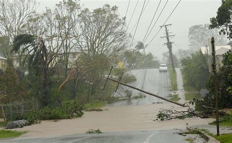 Luxemburger Wort - Destruction as massive cyclones hit Australia