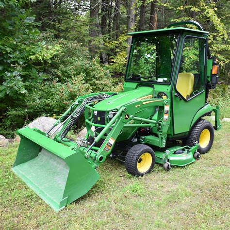 John Deere 1025R enclosure - Curtis Industries