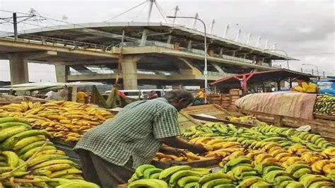 PLATANEROS RECLAMAN ANTIGUO MERCADO Piden Que Les Devuelvan El