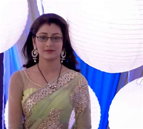 Sriti Jha As Pragya In Kumkum Bhagya Hd Wallpaper Free Kumkum Bhagya