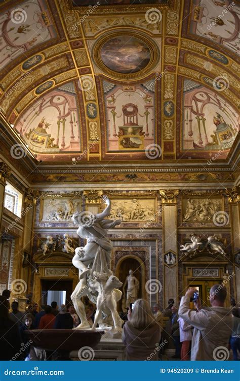 Scultura Da Gian Lorenzo Bernini Nella Raccolta Di Borghese In Villa