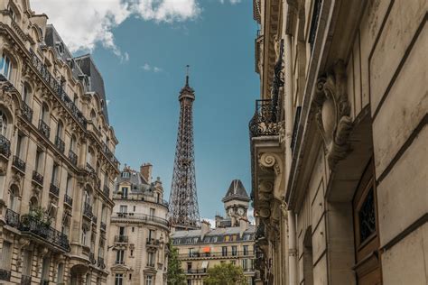 Buildings near Eiffel Tower · Free Stock Photo