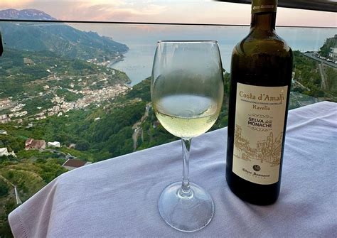 Il Vescovado Vini D Italia 2024 Tre Bicchieri A Un Costa D Amalfi