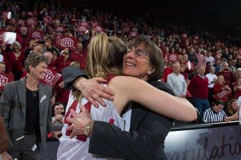 Coach’s Chair: Tara VanDerveer, Stanford University | Women's Hoops World