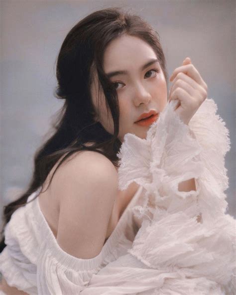 Cuộc sống khiến triệu người đỏ mắt ghen tị của hot girl lai dòng máu