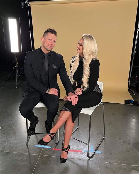 Pin By Dawn Hoig On Maryse Ouellet Maryse Ouellet Mizanin Wwe Girls