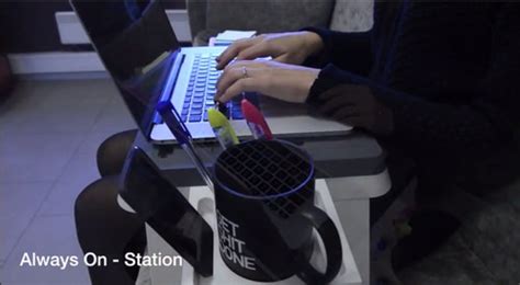 ソファで作業！簡易的にpcデスク環境を作れる「always On Station」「slate」｜男子ハック