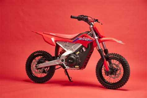 Honda Reveals Its First Electric Dirt Bike Meet The Crf E2 For Kids