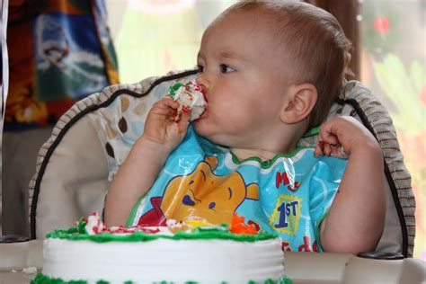 Baby Hamilton April 2009: Cake Eating Time