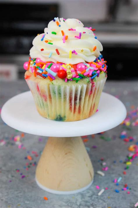 Apple Cider Cupcakes With Spiced Buttercream Chelsweets