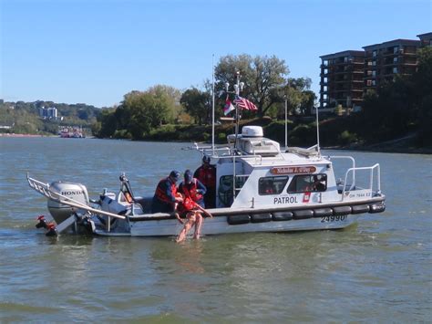 DVIDS Images Coast Guard Auxiliary Performs Training