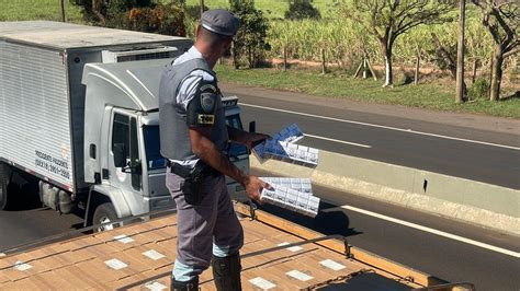 Polícia Rodoviária Apreende Dois Caminhões Com 450 Mil Maços De