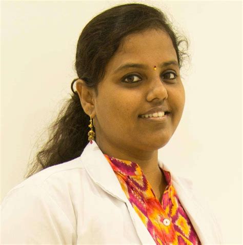 Dr Shanthi Priya Dentist Selaiyur Chennai Drlogy