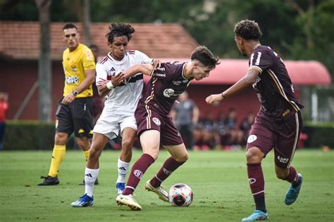 Ferrovi Ria Leva Virada Do S O Paulo E Sai Atr S Na Semifinal Do