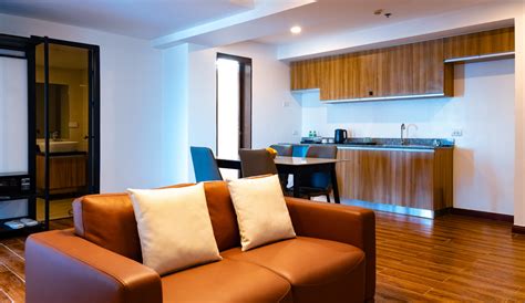 skyline suite  hotel