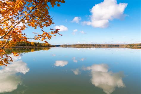 Wallpaper Id Blue Fall Leaves K Tranquil Scene Cloud