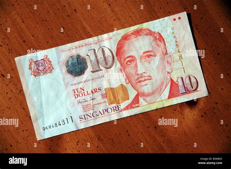 Singapore 10 Dollar Currency Note On Table Stock Photo Alamy