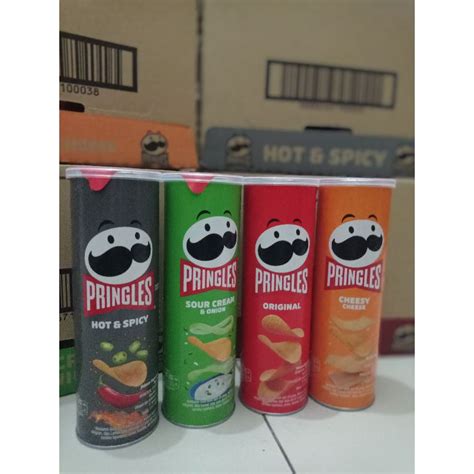 Jual Pringles Potato Crips Sour Cream Onion Cheese Original Hot Spicy 107gr Shopee Indonesia
