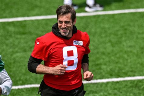 Aaron Rodgers News Jets Qb Reveals His Favorite Taylor Swift Song