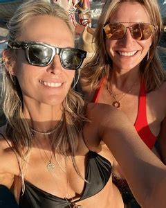 INSTA Molly Sims Bikini At The Pool With Friends 2 3 23 Phun Org Forum