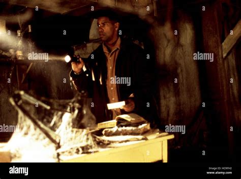 FALLEN, Denzel Washington, 1998 Stock Photo - Alamy